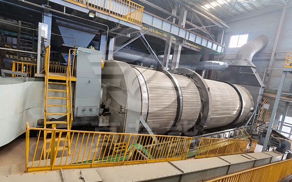 藥渣烘干機(jī)現(xiàn)場(chǎng)運(yùn)行 藥渣烘干機(jī)現(xiàn)場(chǎng)運(yùn)行